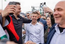 Fekete Péter-e Magyar Péter?